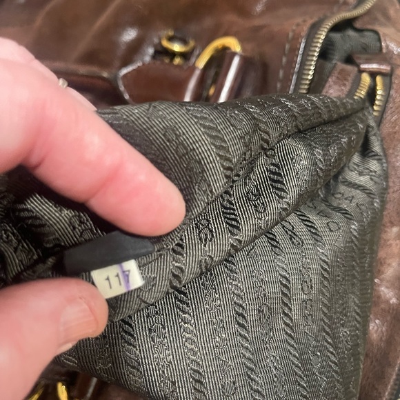 100% Authentic Prada X Large Leather Tote Bag - Picture 3 of 11